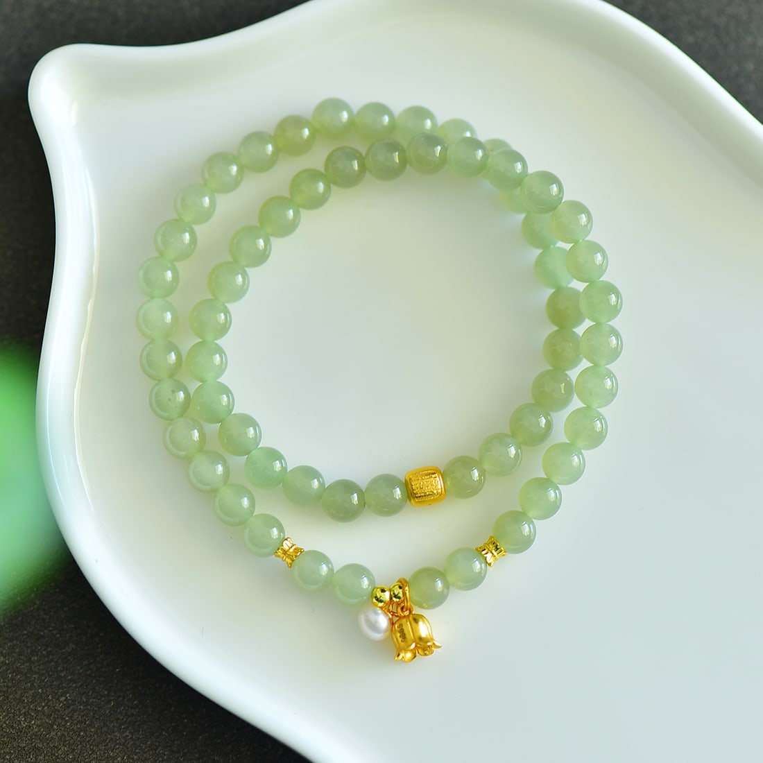 An Exquisite Greenish Jade Bracelets - 6
