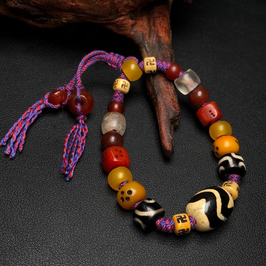 An Exquisite Multi-Gem Bracelets - 5