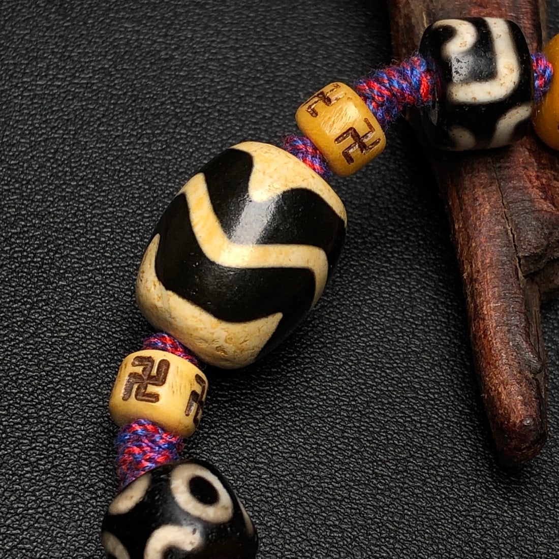 An Exquisite Multi-Gem Bracelets - 7