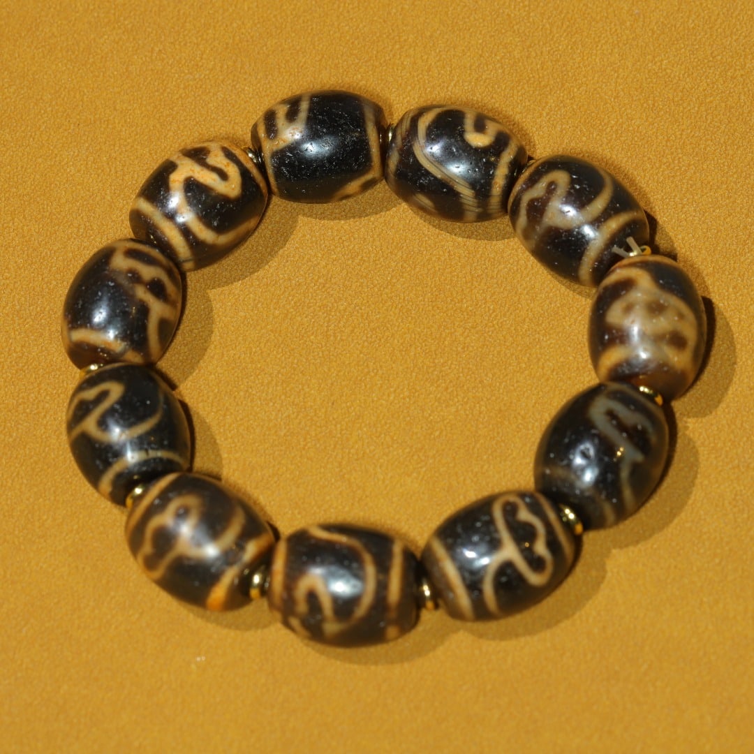 An Exquisite Dzi Bead Bracelets - 6