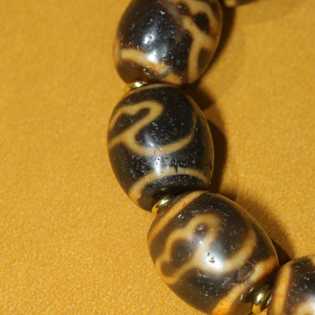 An Exquisite Dzi Bead Bracelets - 7
