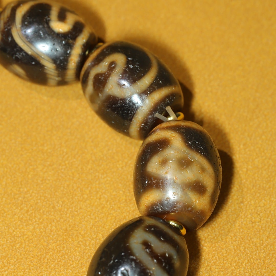 An Exquisite Dzi Bead Bracelets - 8