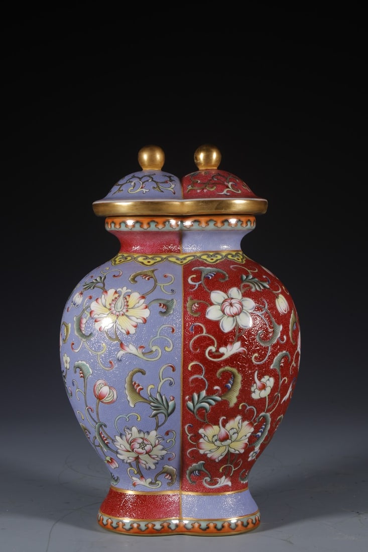 An Exquisite Enamel Lotus Pattern Conjoined bottles (1 of 9)