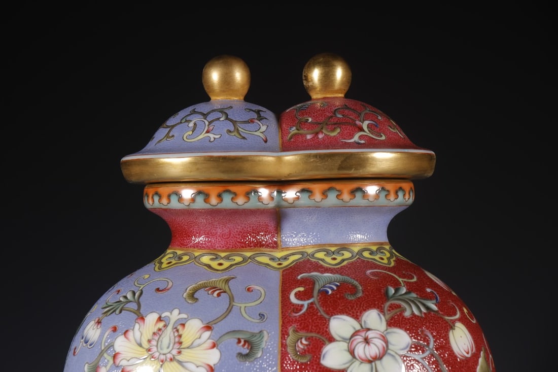 An Exquisite Enamel Lotus Pattern Conjoined bottles - 2
