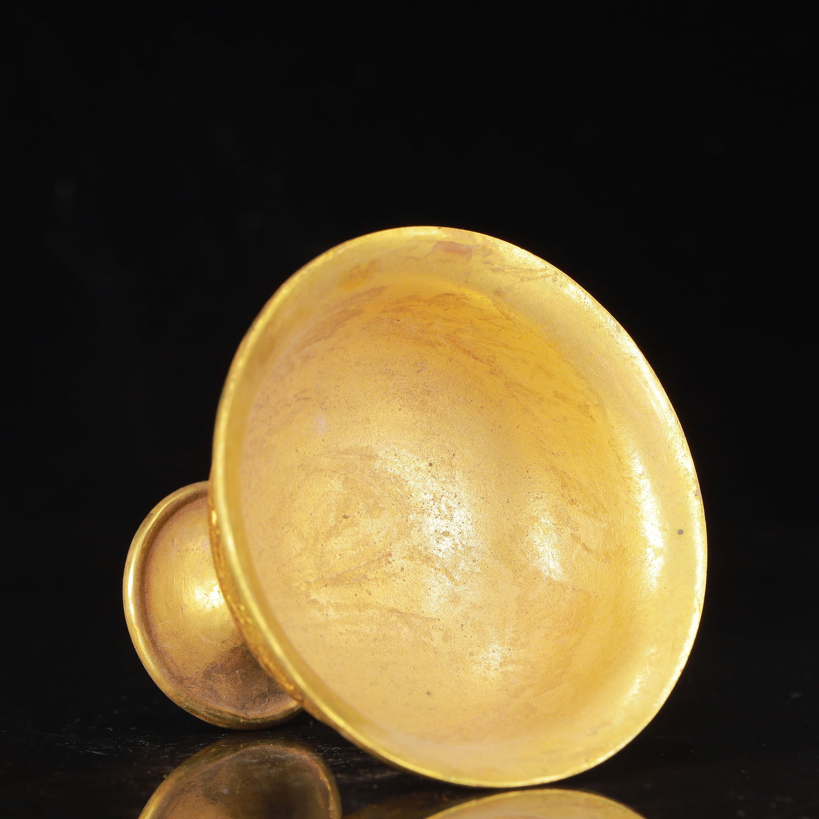 An Exquisite Gilt Bronze Figure Pattern Cup - 7