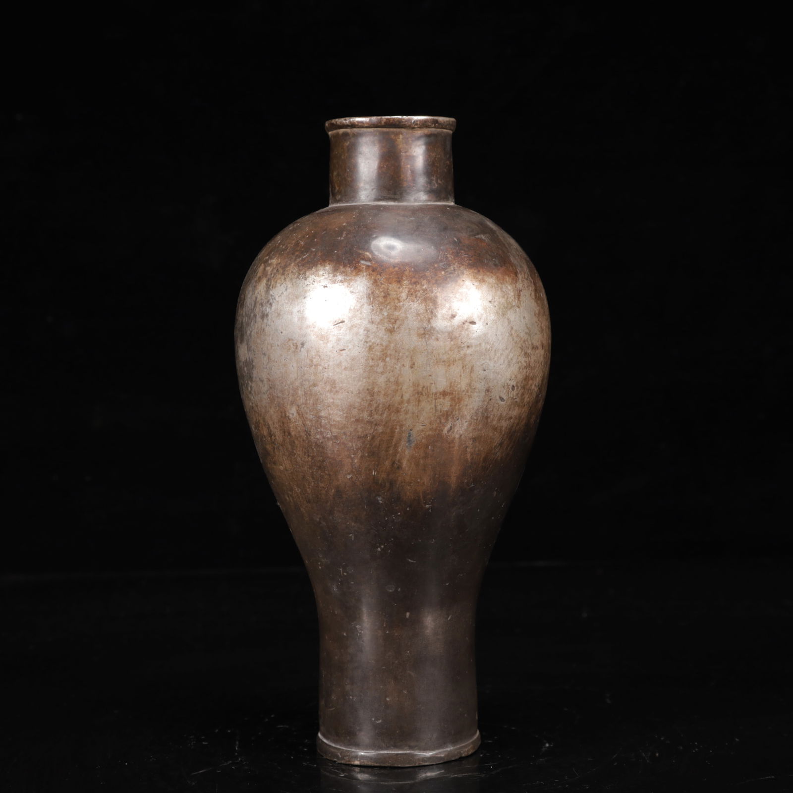 An Exquisite Silver Vase - 4