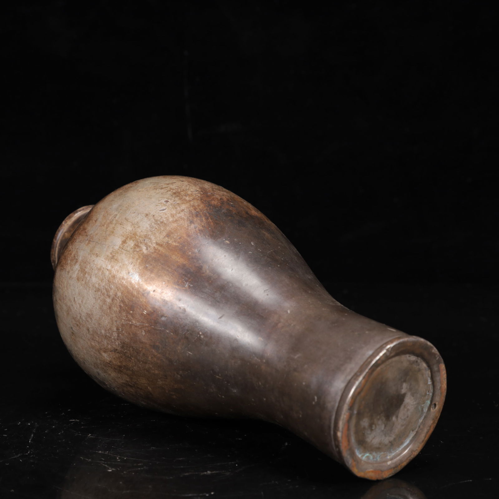 An Exquisite Silver Vase - 8