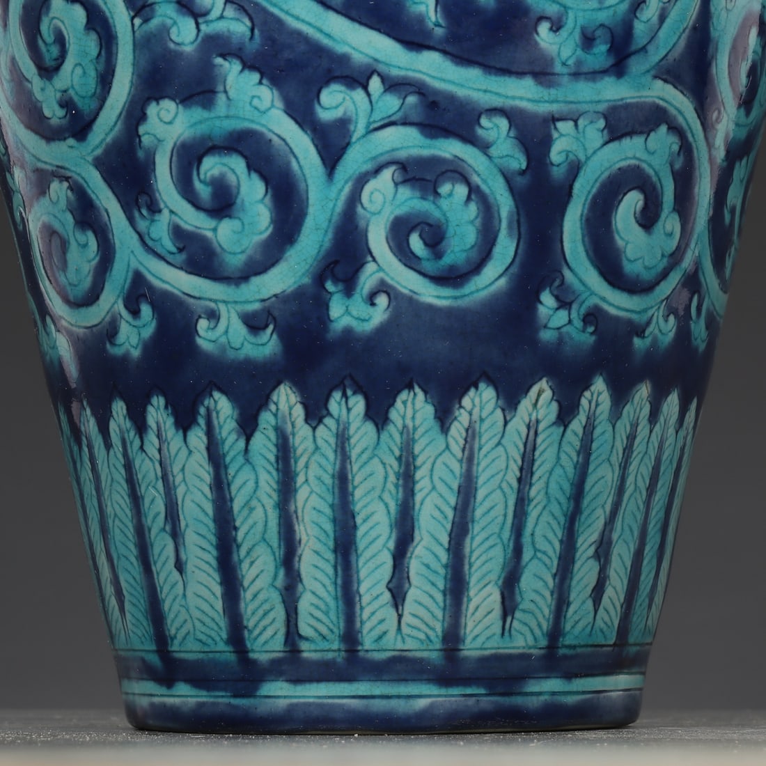 An Exquisite Blue Ground Green Glazed Lotus Pattern Bottle - 3