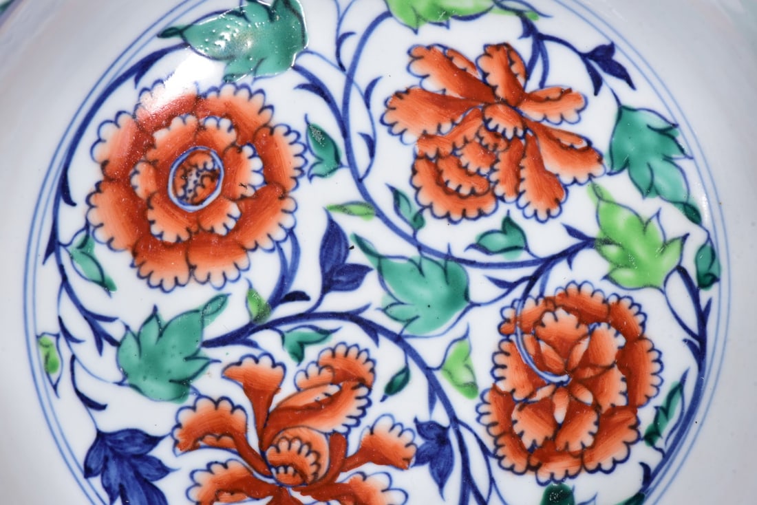 An Exquisite Wucai Lotus Pattern Bowl - 8