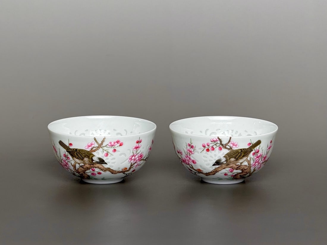 A Pair of Exquisite Enamel Flower and Bird Pattern Bowls,with poem (1 of 8)
