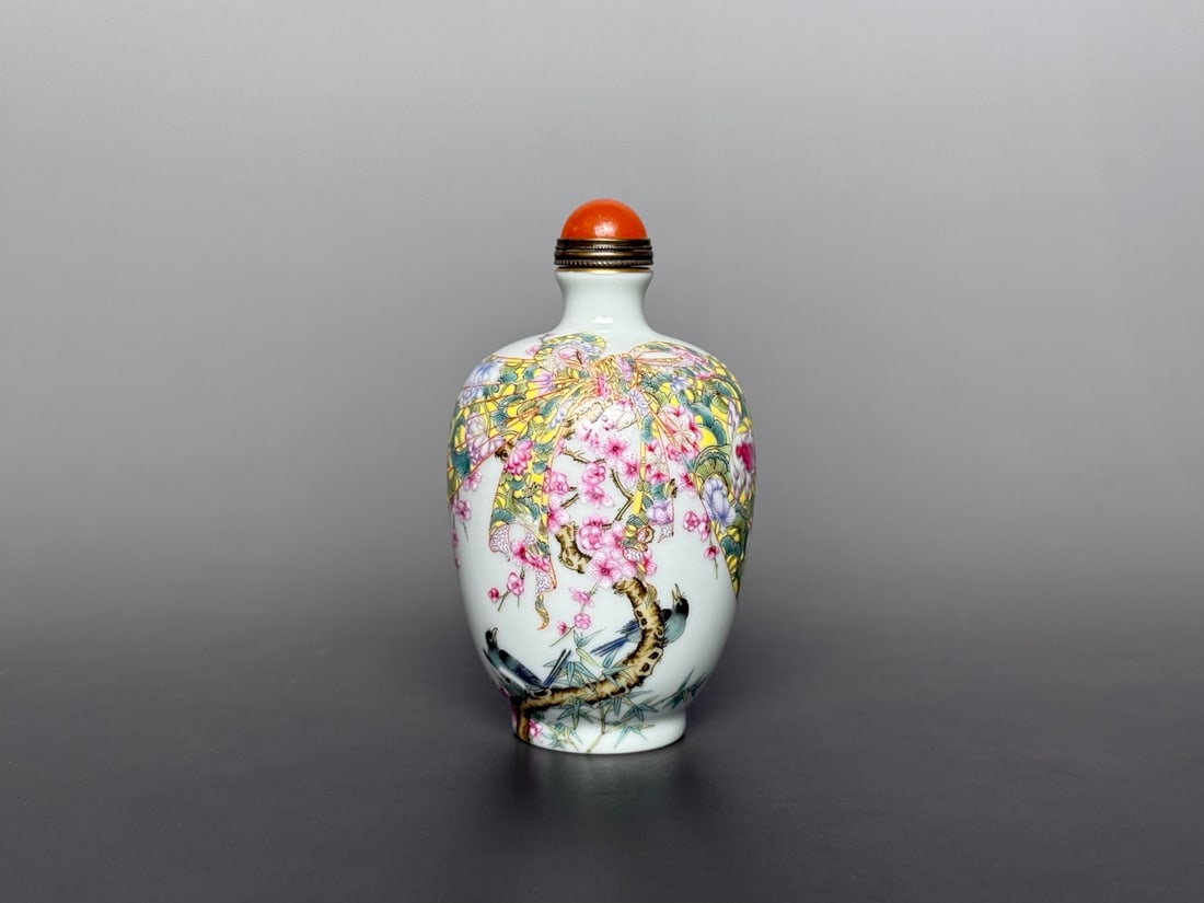 An Exquisite Famille-Rose Painted Gold Flower and Bird Pattern Snuff Bottle (1 of 6)