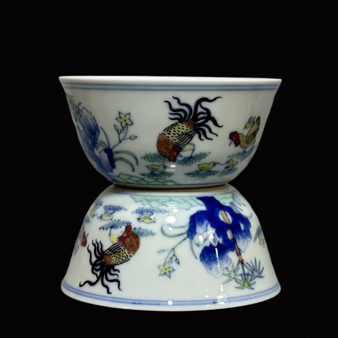 A Pair of Exquisite Doucai Rooster Pattern Cups - 8