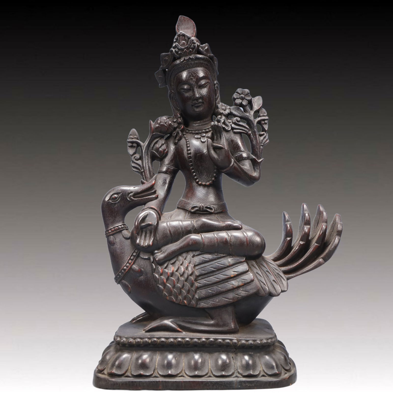 An Exquisite Eaglewood Avalokitesvara Ornament: An Exquisite Eaglewood Avalokitesvara Ornament,Qing Dynasty, China,Size:7.5inx3.9inx12.2in,Weight:400g 沉香木观音摆件,中国清代