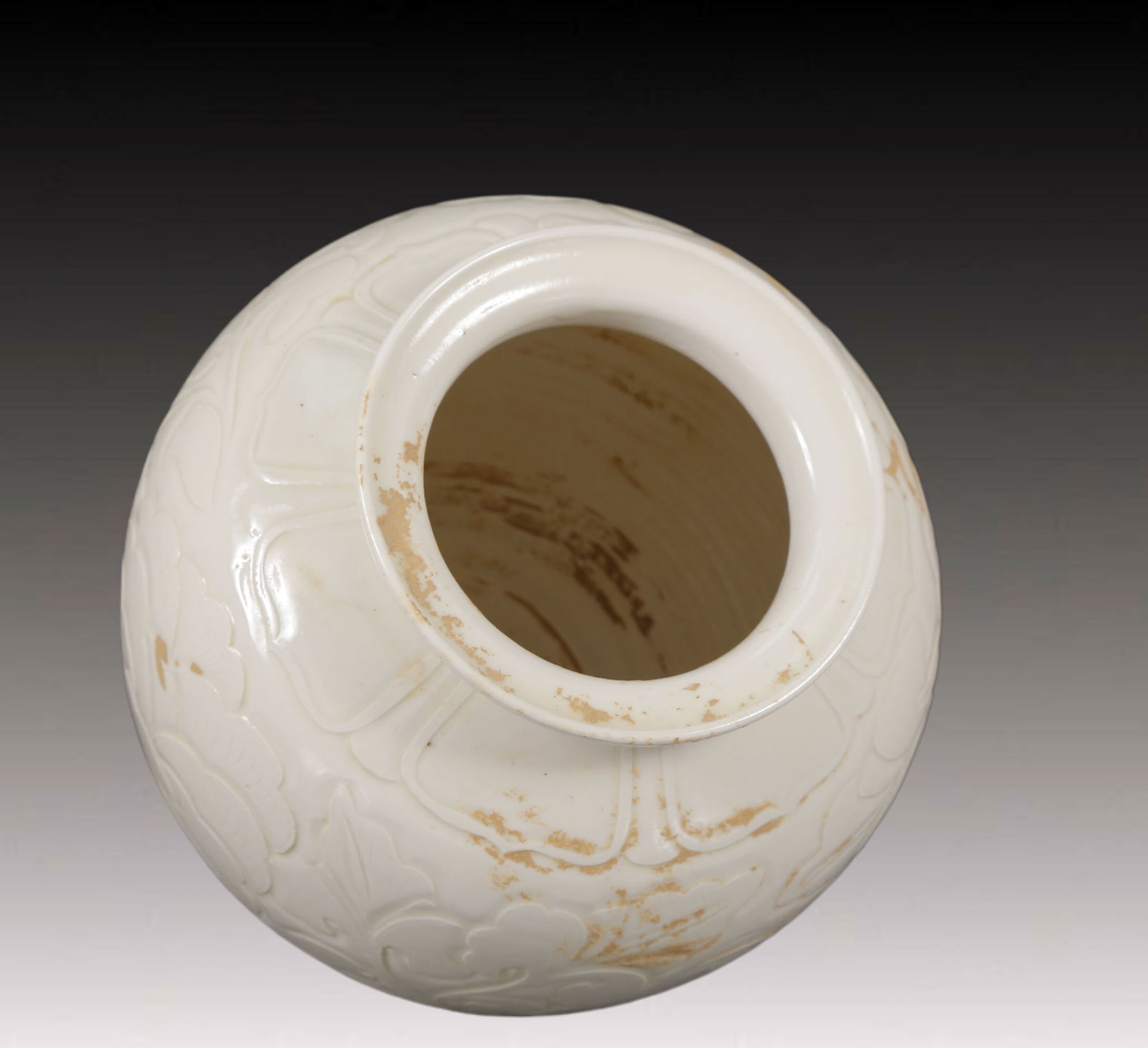 An Exquisite Ding yao Flower and Bird Pattern Jar - 7