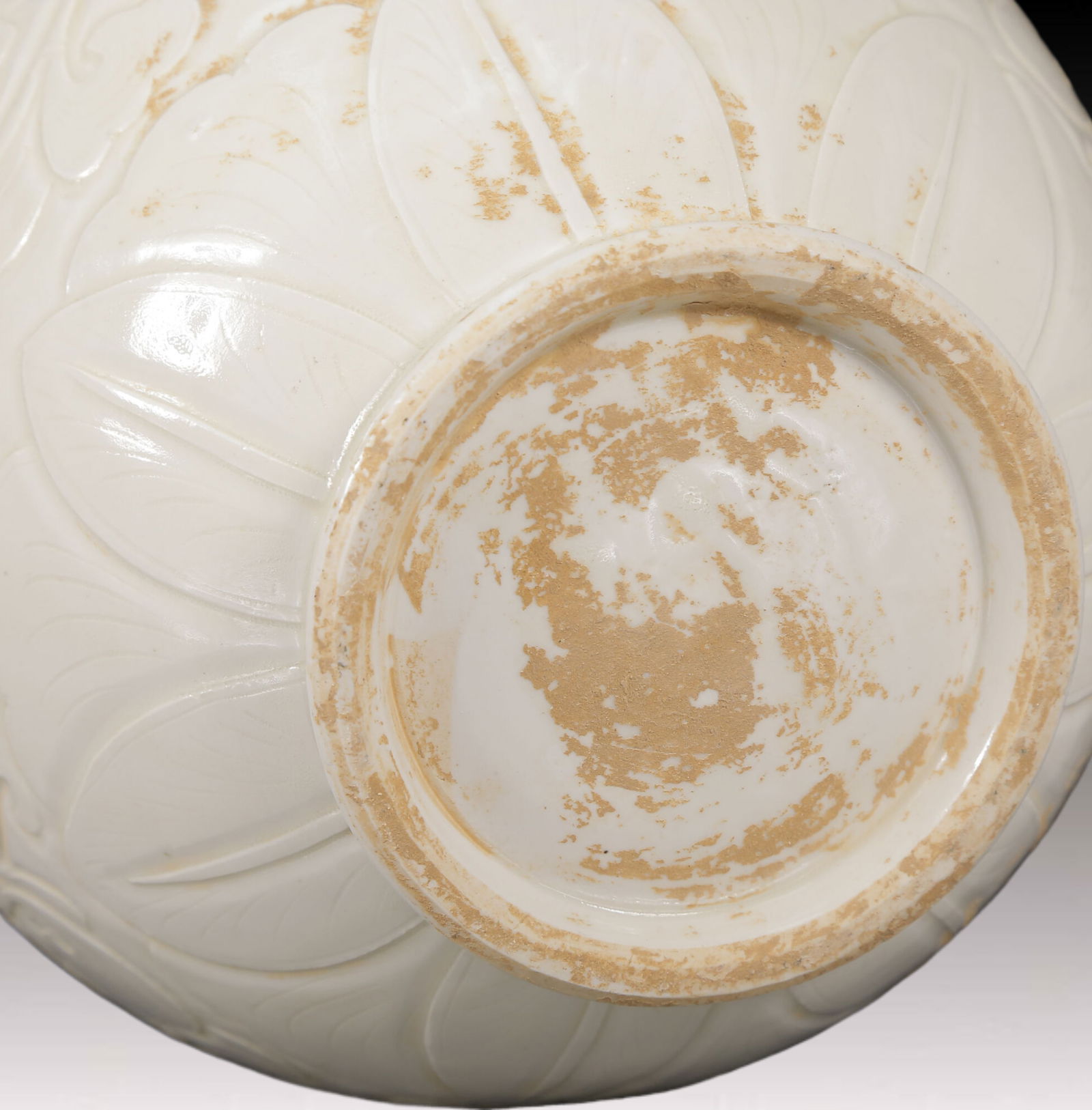 An Exquisite Ding yao Flower and Bird Pattern Jar - 9