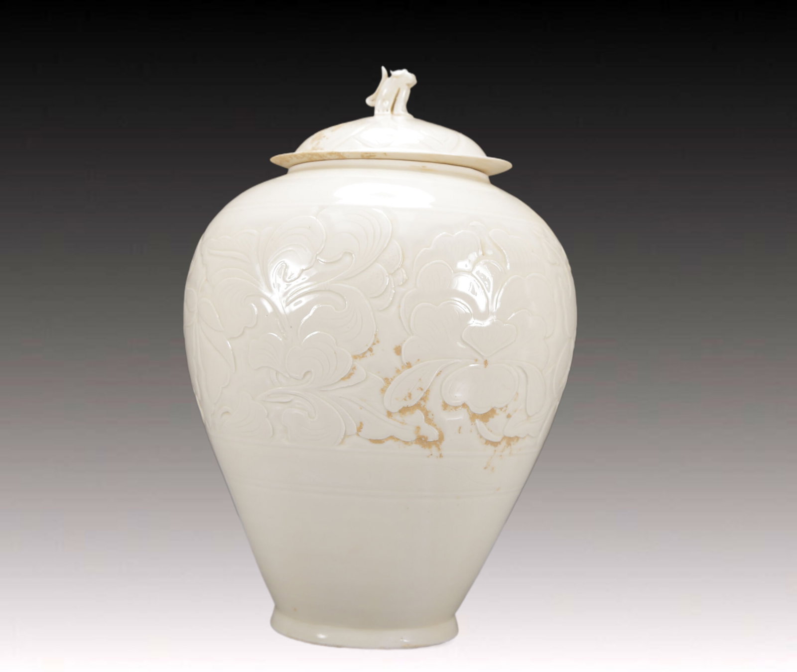 A Rare Ding yao Flower Pattern Cover Jar (1 of 11)