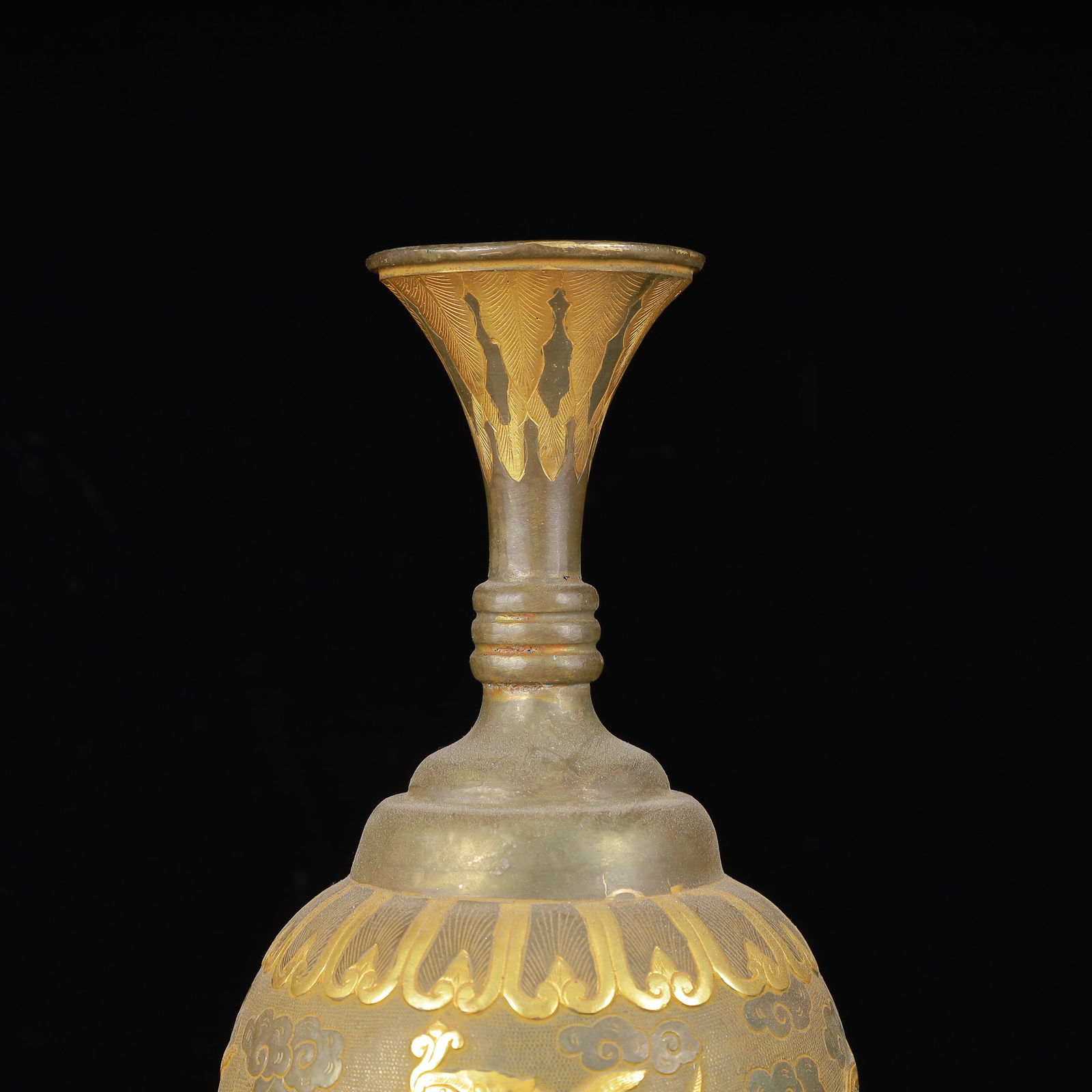 An Exquisite Gilt Silver Phoenix Pattern Vase - 2