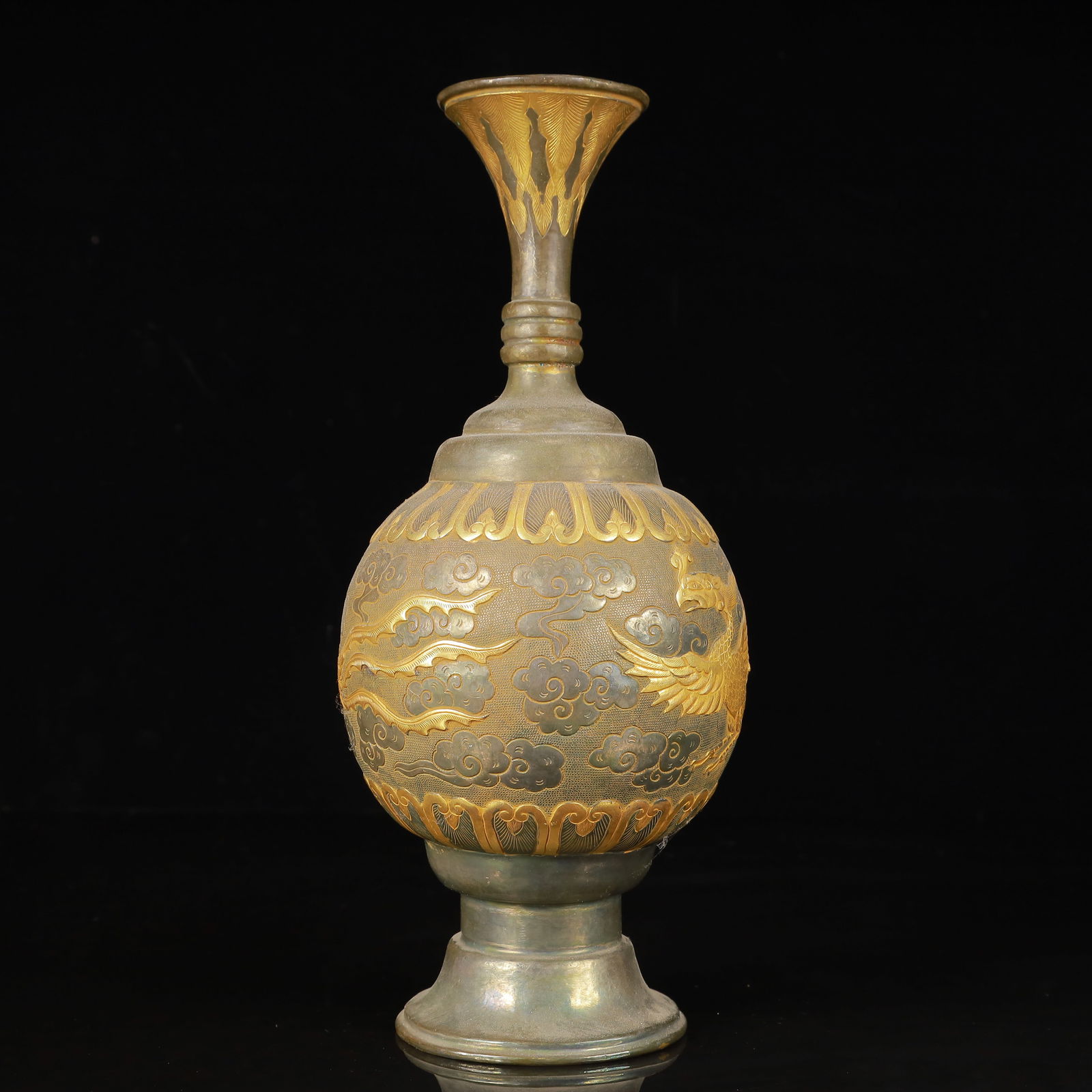 An Exquisite Gilt Silver Phoenix Pattern Vase - 7