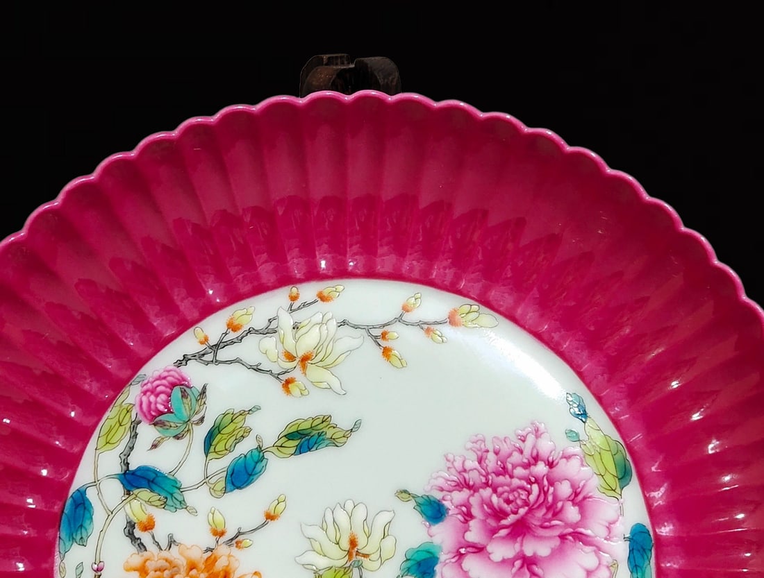 An Exquisite Ruby Red Glazed Flower Pattern Plate - 4