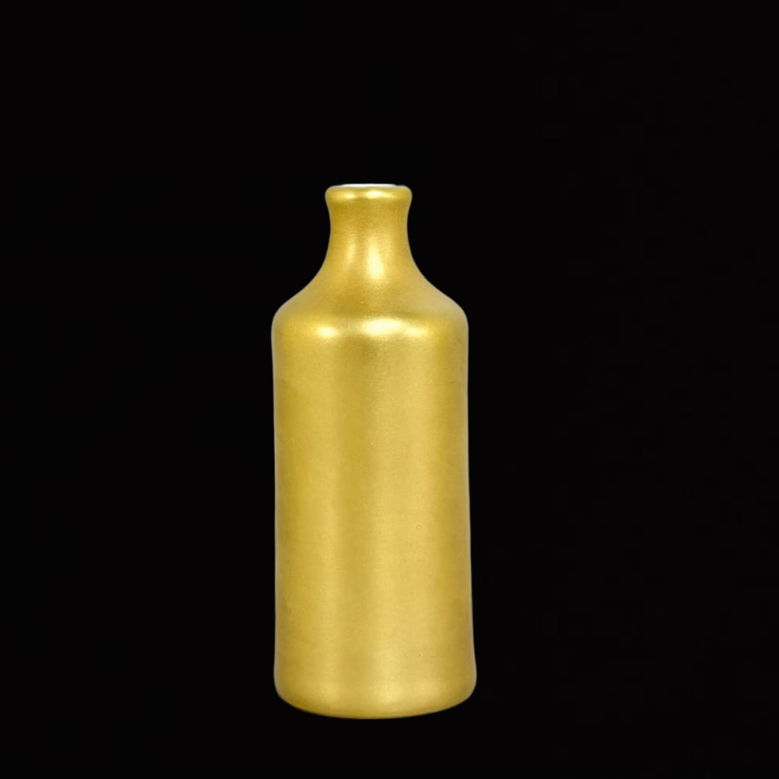 An Exquisite Gold Ground Vase (1 of 8)