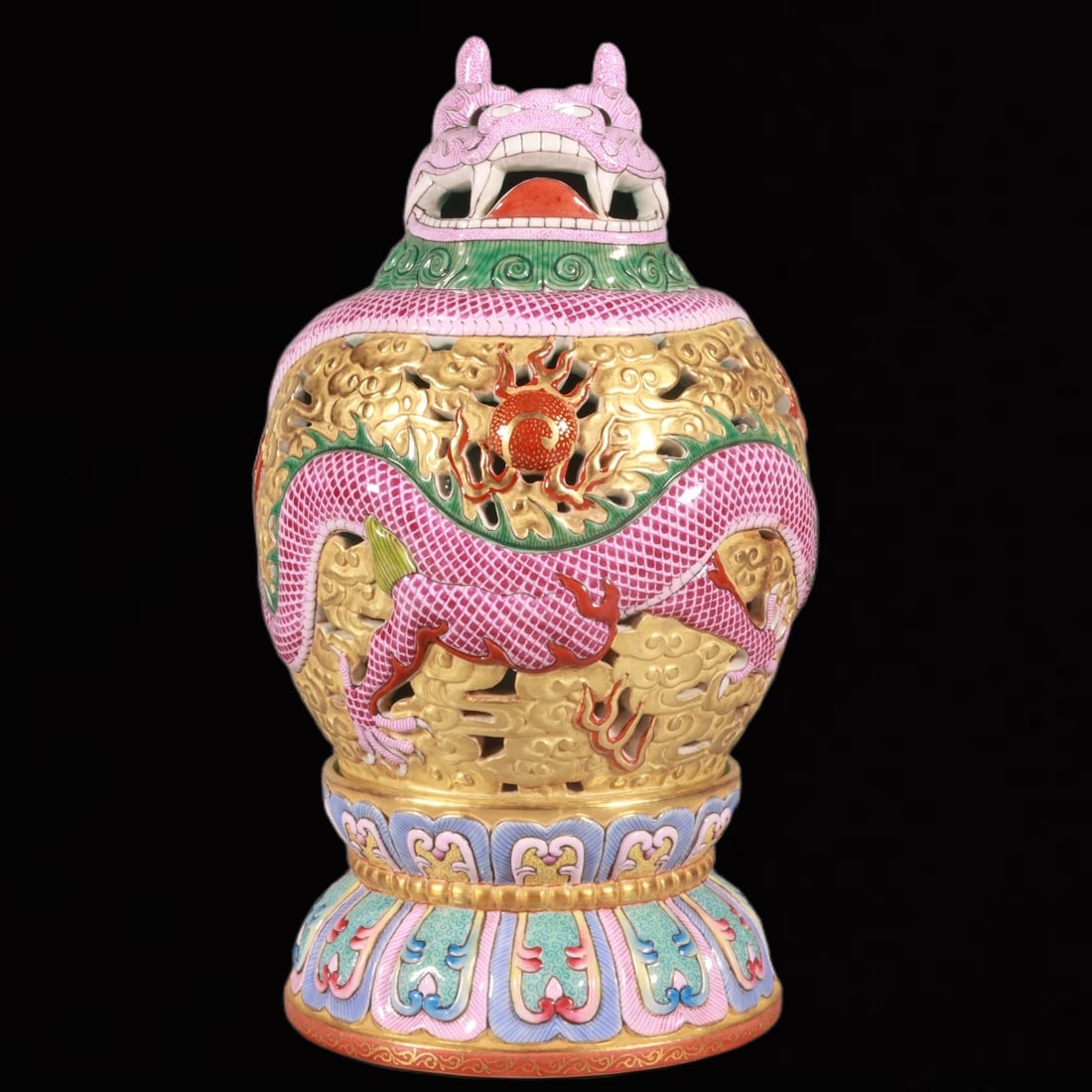 An Exquisite Enamel Gold Ground Auspicious Cloud and Dragon Pattern Censer: An Exquisite Enamel Gold Ground Auspicious Cloud and Dragon Pattern Censer,Qing Dynasty, China,Qianlong Six-character Mark,Size:9.1inx5.1in 珐琅彩金地祥云(