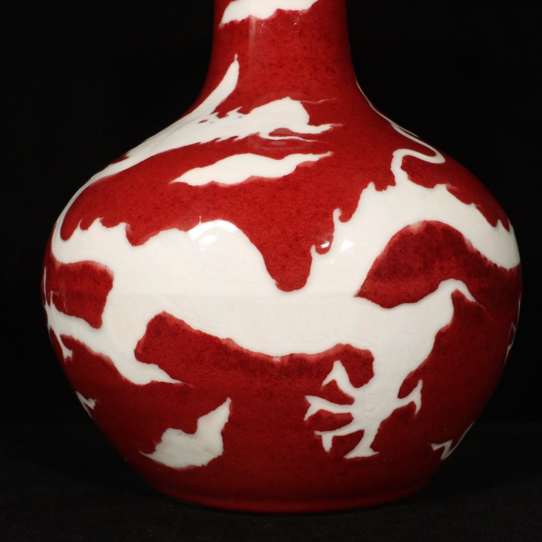 An Exquisite Ji Red Glazed Dragon Pattern Vase - 4