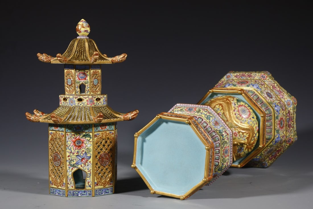 An Exquisite Enamel Painted Gold Lotus Pattern Palace Lantern - 8