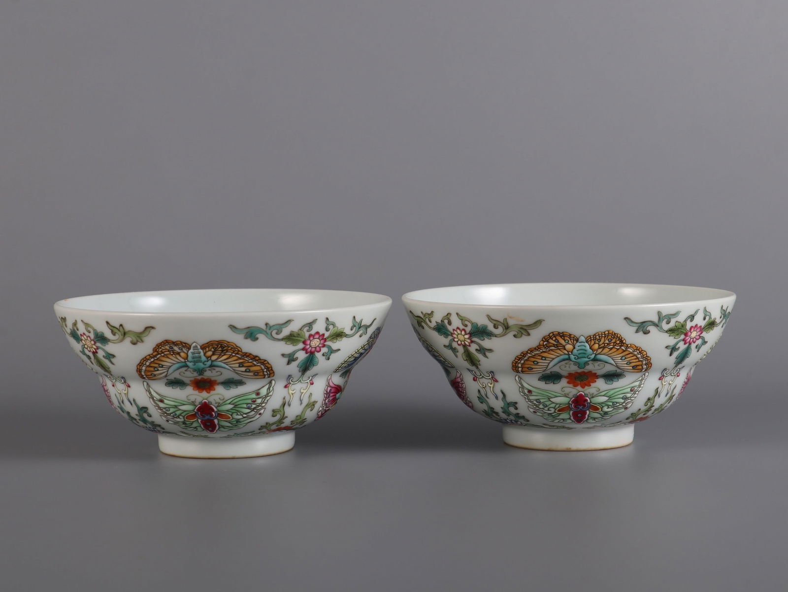 A Pair of Exquisite Famille-Rose Flower and Butterfly Pattern Bowls (1 of 9)