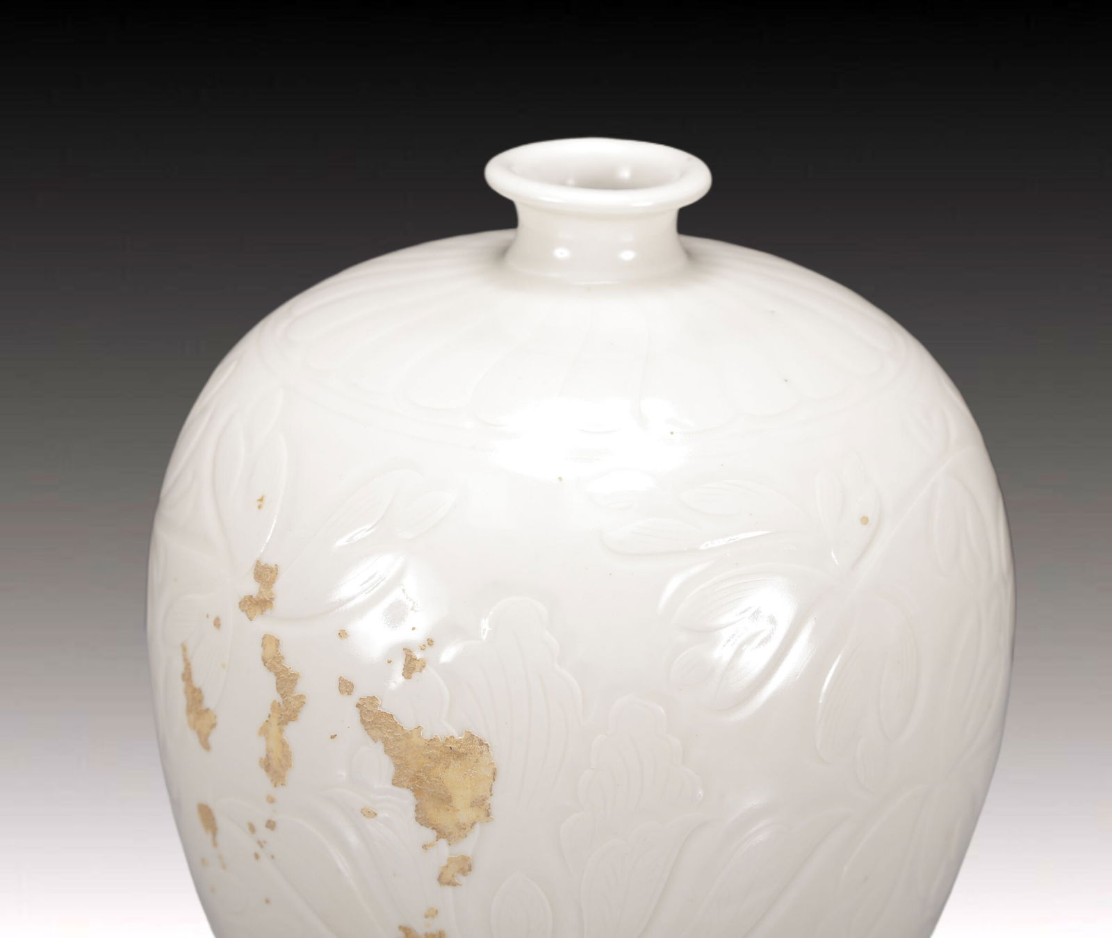An Exquisite Ding yao Flower Pattern Vase - 2