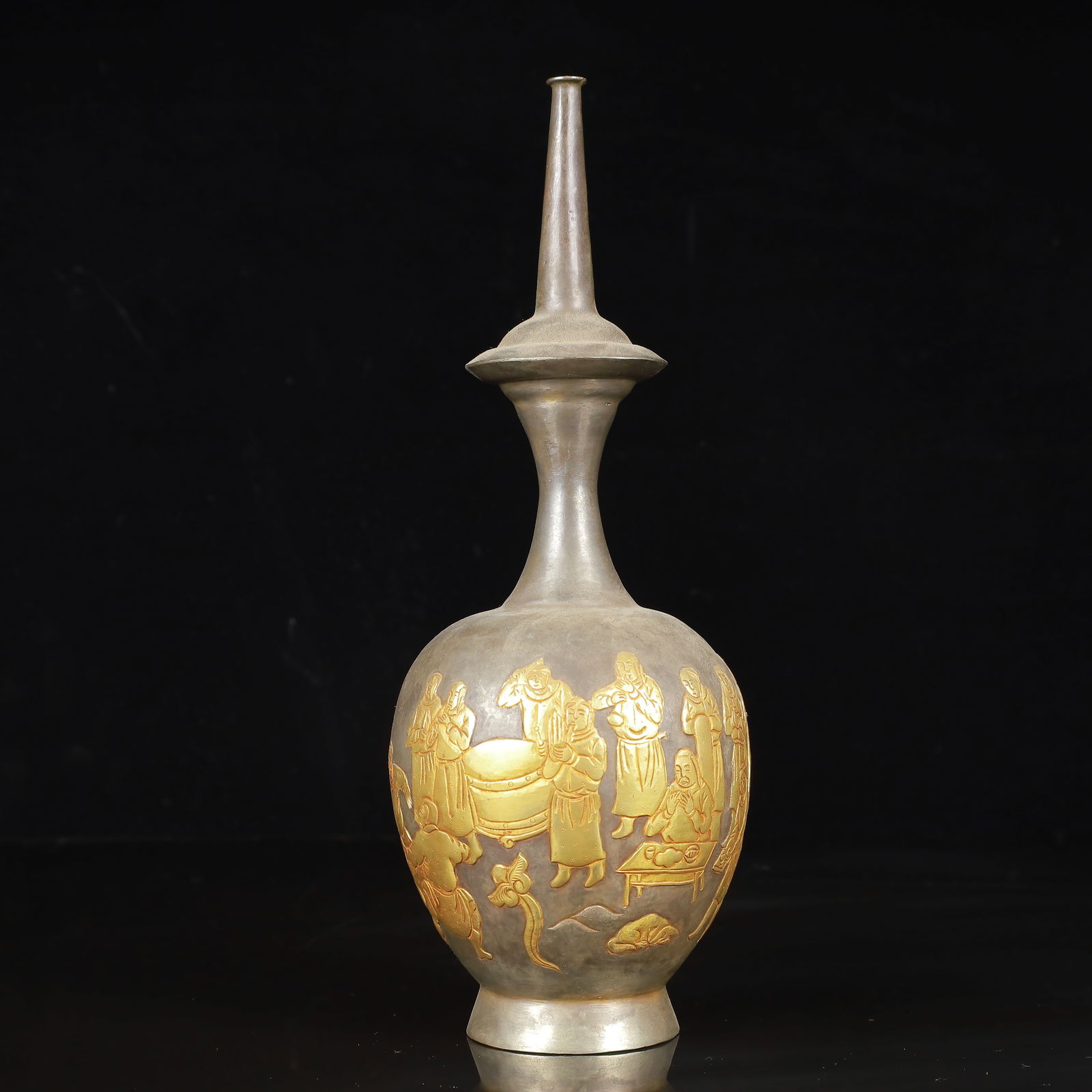 An Exquisite Gilt Silver Figure Pattern Vase,with Poem (1 of 14)