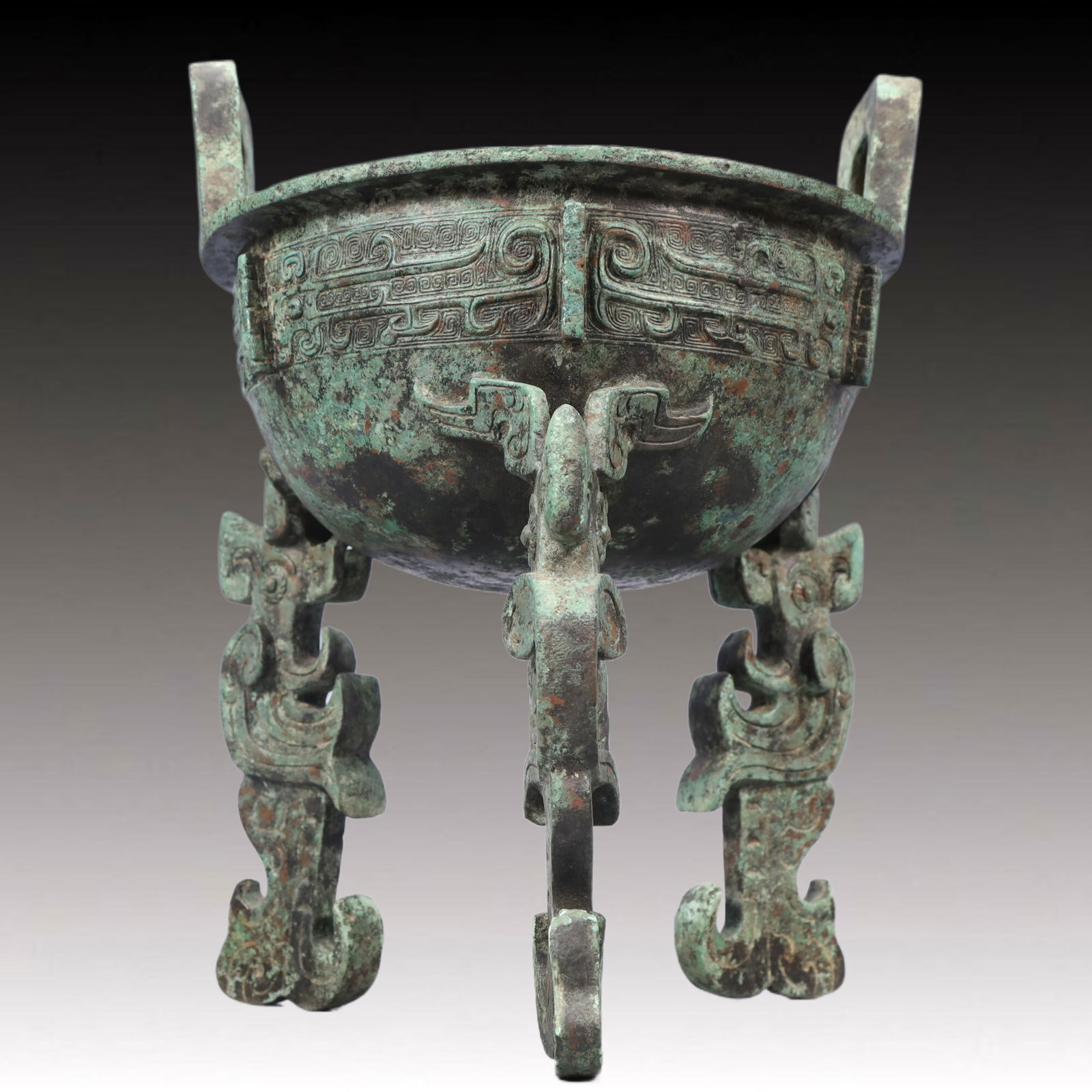 A Precious Bronze Auspicious Bird Pattern Double-Ears and Tripod Censer,With Inscription: A Precious Bronze Auspicious Bird Pattern Double-Ears and Tripod Censer,With Inscription,Ancient Time, China,Size:11inx15in ;Weight:8250g 青铜神鸟纹双耳ߍ