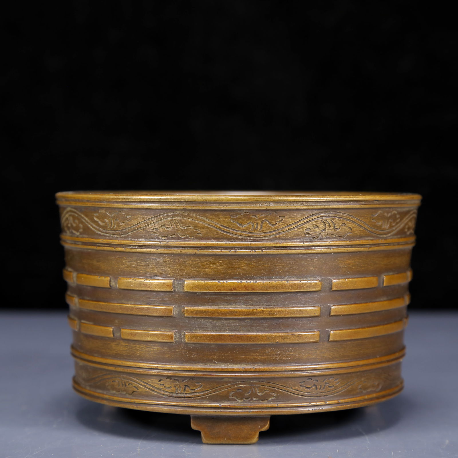 An Exquisite Bronze Trigram Pattern Censer - 4