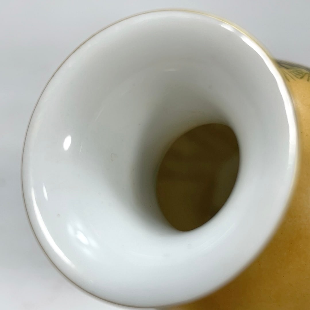 An Exquisite Enamel Horse Pattern Vase - 8