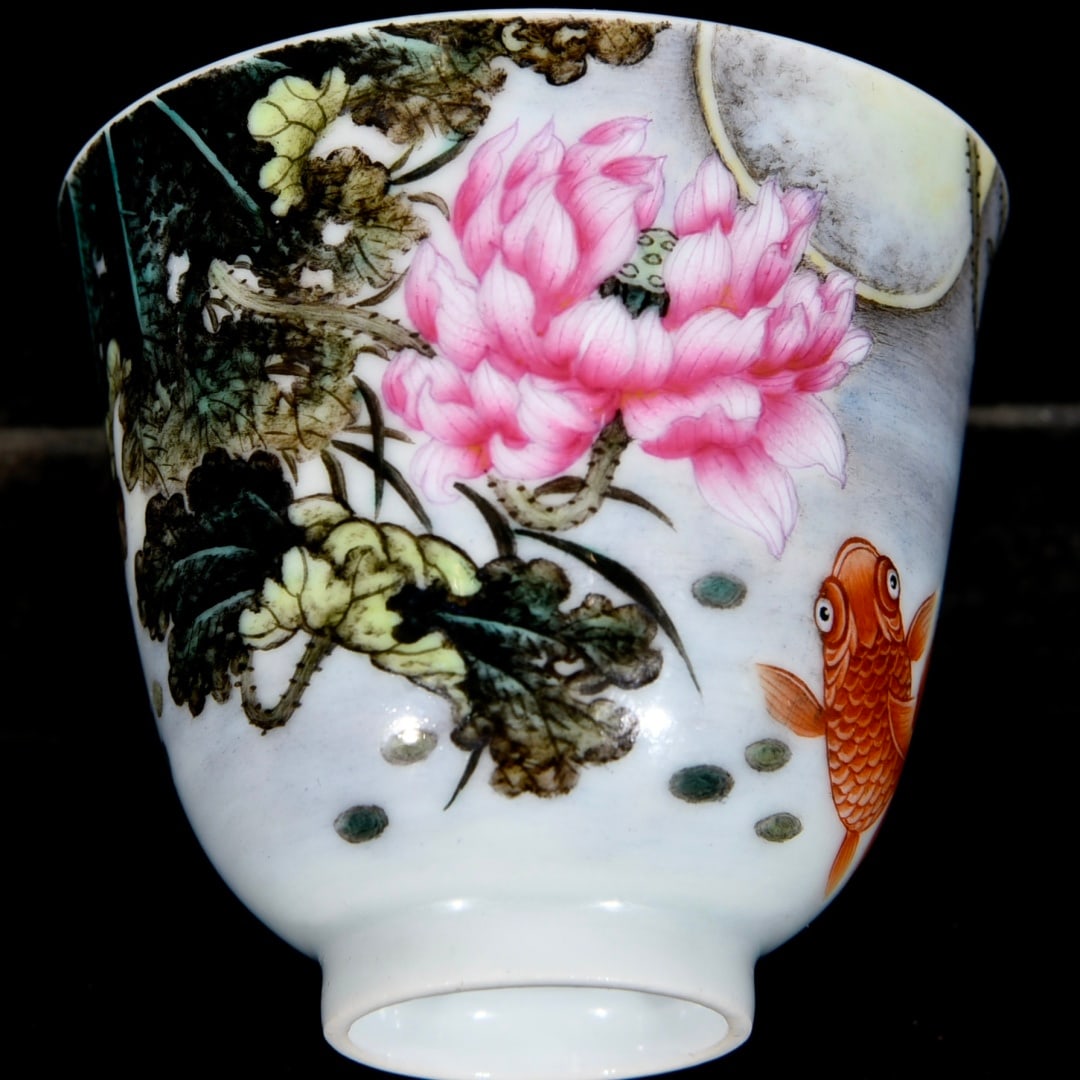 An Exquisite Enamel Flower and Fish Pattern Cup,with Plate (1 of 8)