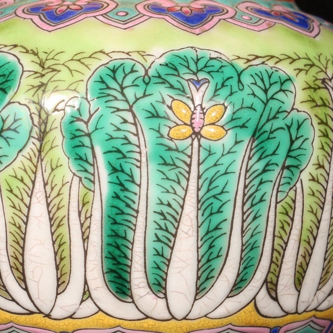 An Exquisite Enamel Cabbage Pattern Jar with Cover - 6