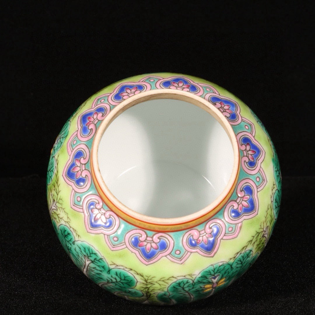 An Exquisite Enamel Cabbage Pattern Jar with Cover - 7