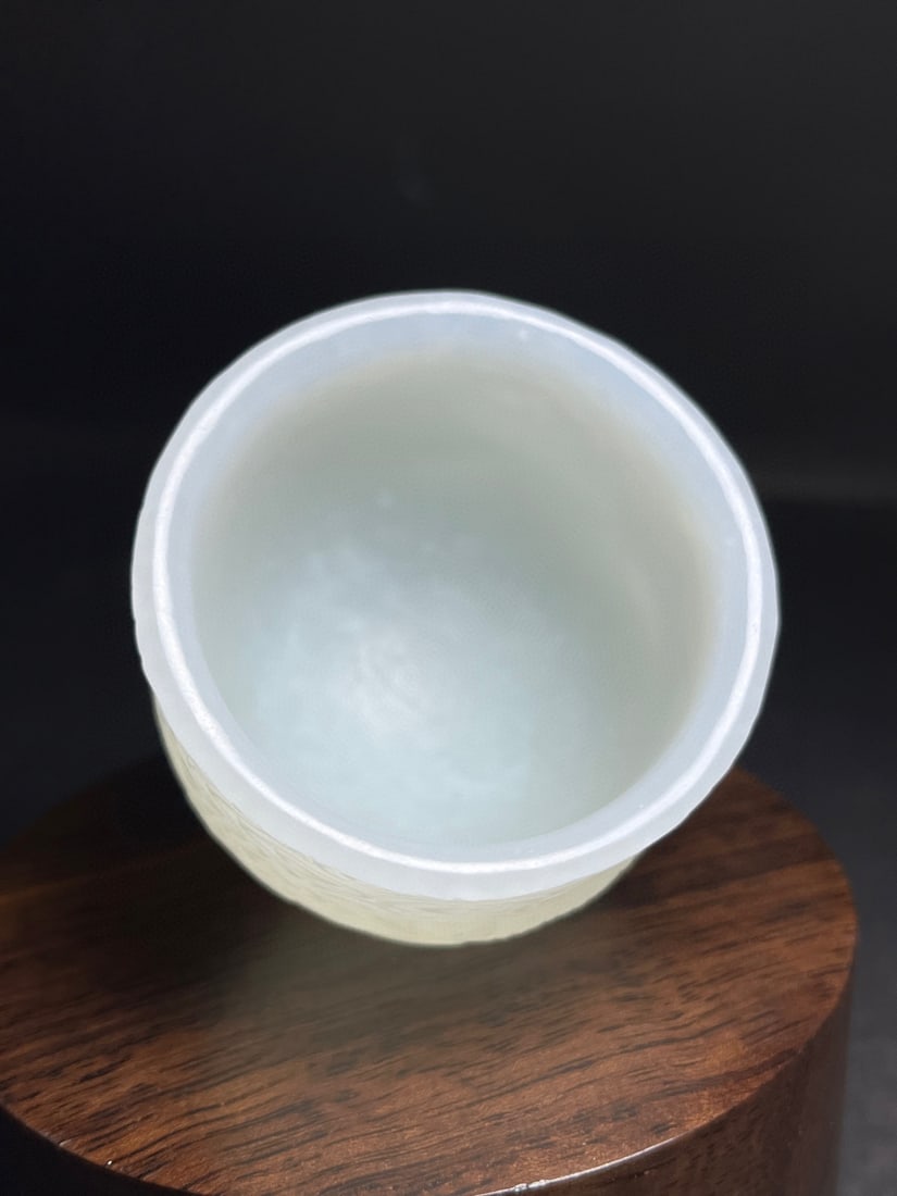 An Exquisite White Jade Auspicious Cloud and Dragon Pattern Cup - 7