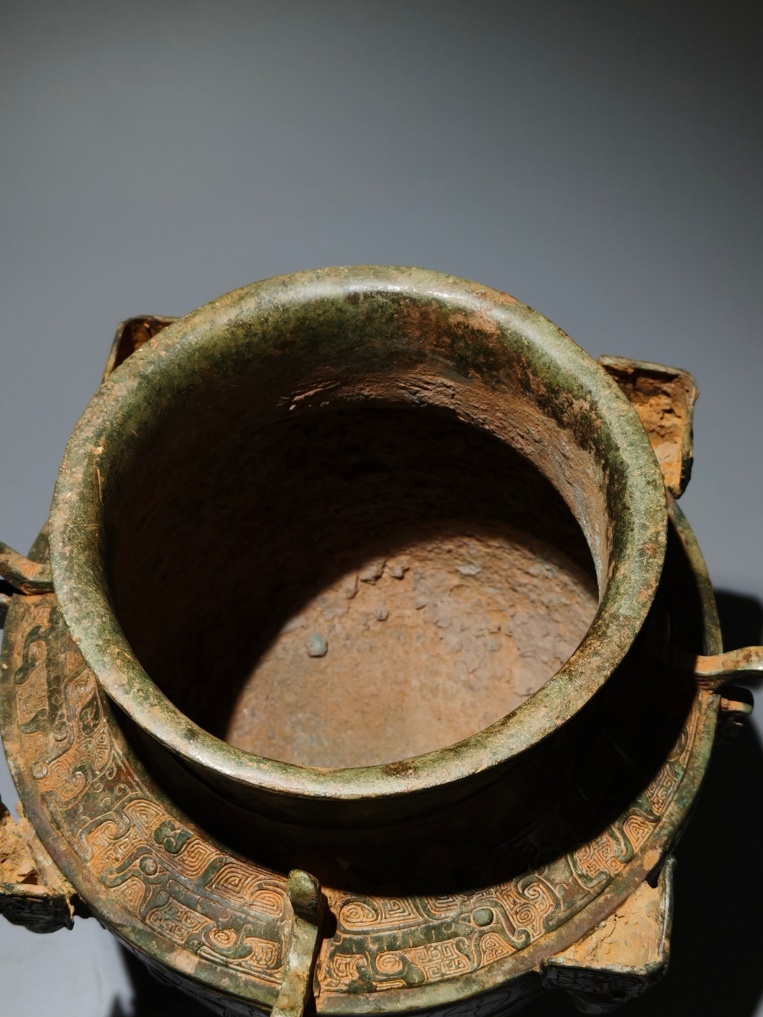 An Archaic Bronze Beast-Face Pattern Jar - 7