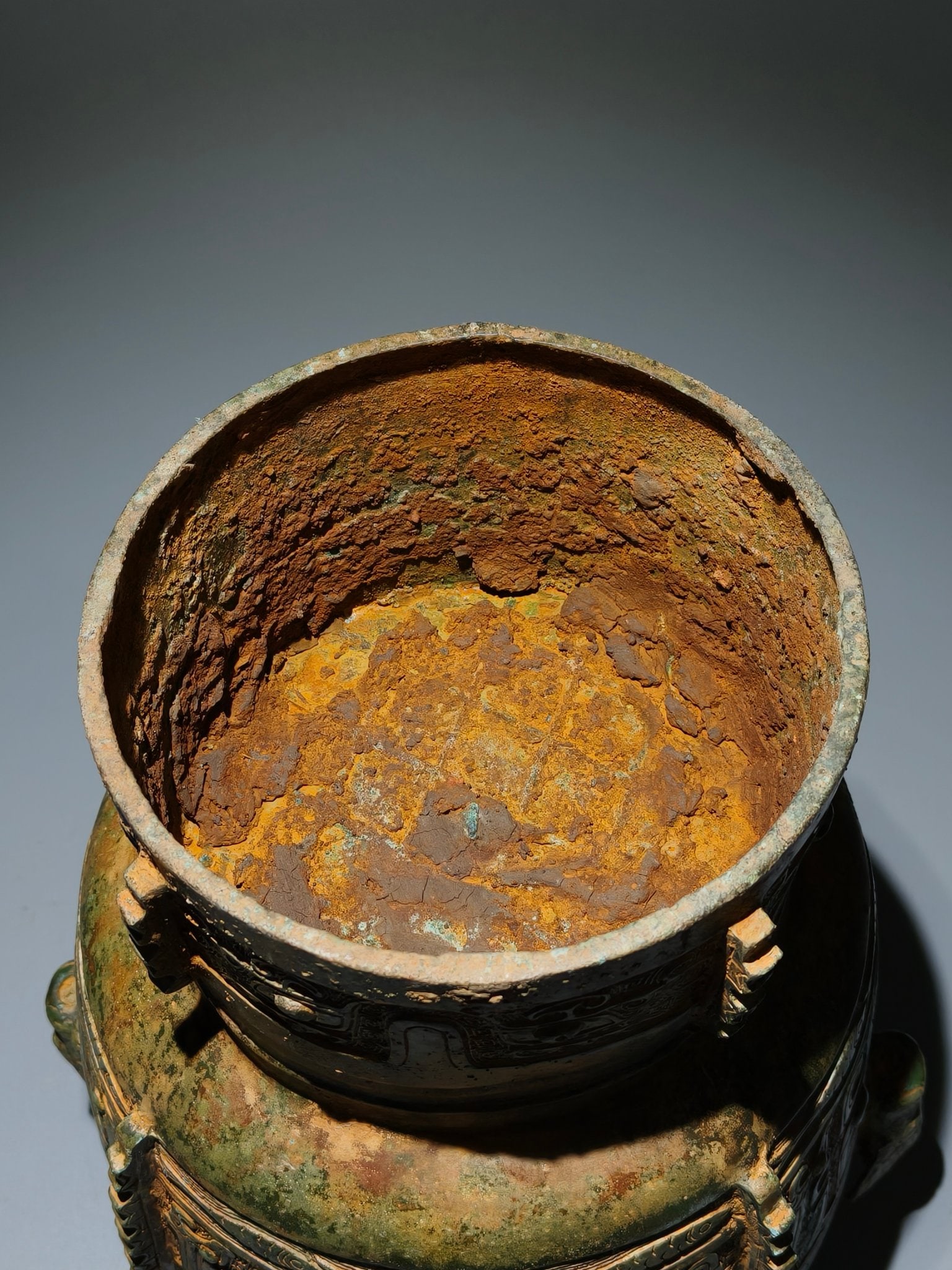 An Archaic Bronze Beast-Face Pattern Jar - 9