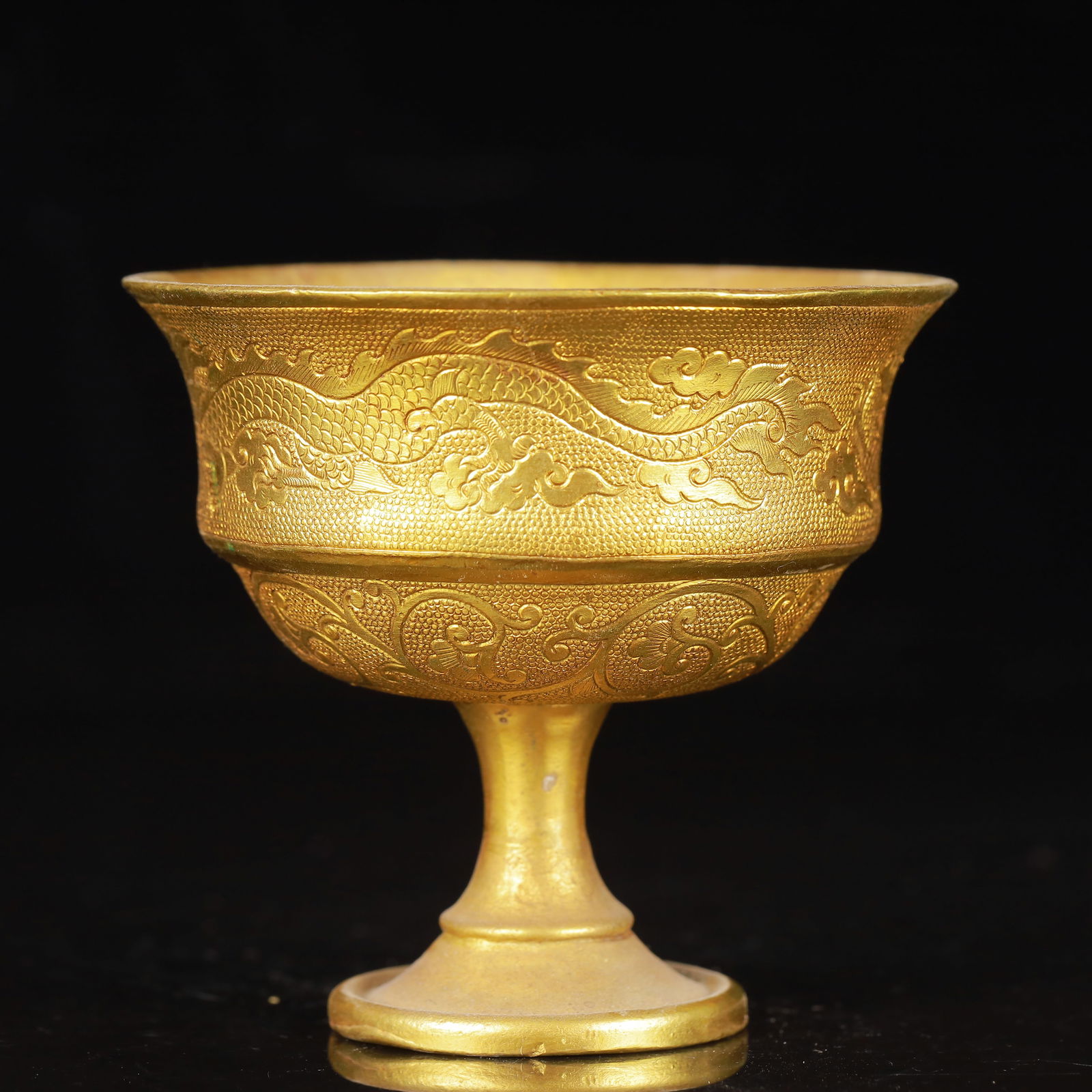 An Exquisite Gilt Bronze Dragon Pattern Cup - 3