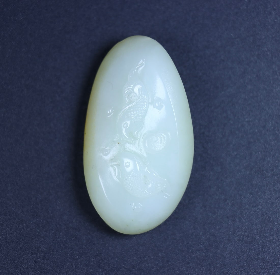 An Exquisite White Jade Fish Pattern Pendant - 2