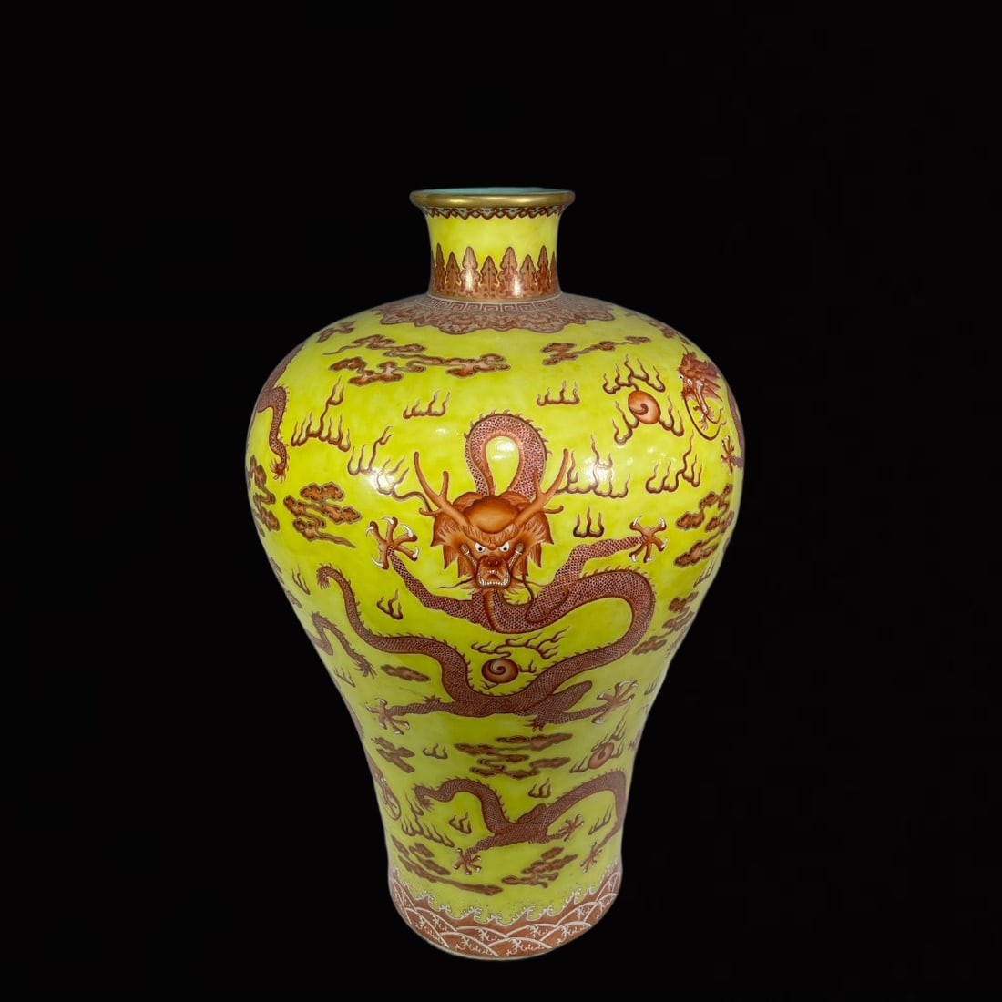 An Exquisite Yellow Ground Iron-Red Dragon Pattern Vase (1 of 13)