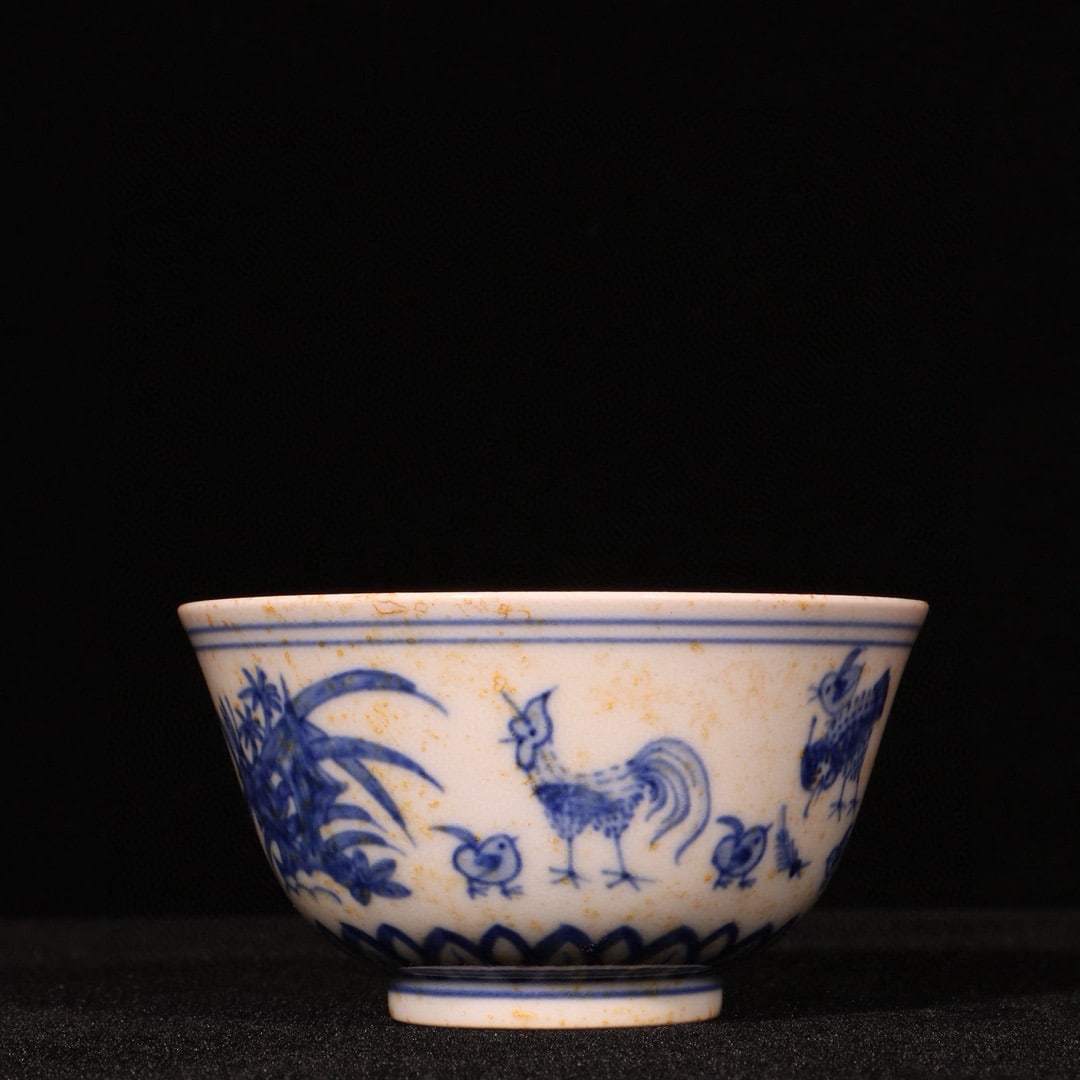 An Exquisite Blue and White Flower and Rooster Pattern Cup (1 of 8)