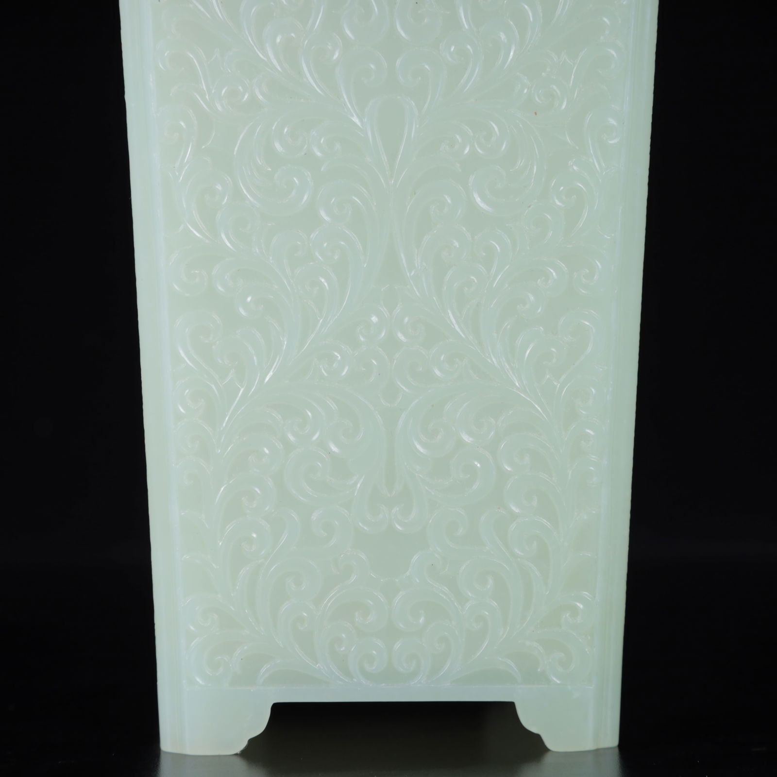 An Exquisite White Jade Flower Pattern Brush Pot - 11