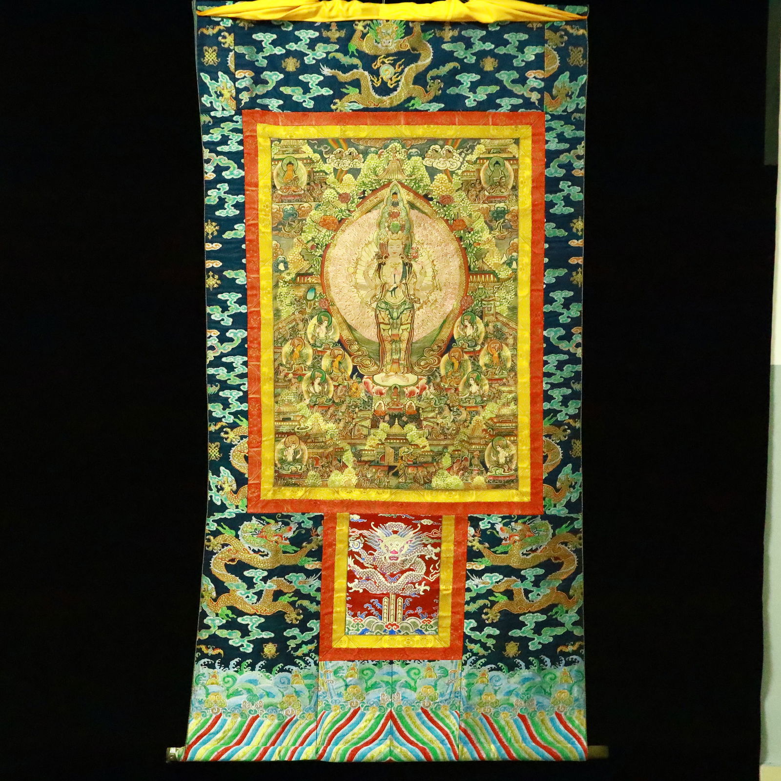 A Rare Brocade Painted Color Statue of Thousand-hand Guanyin Tangka (1 of 14)