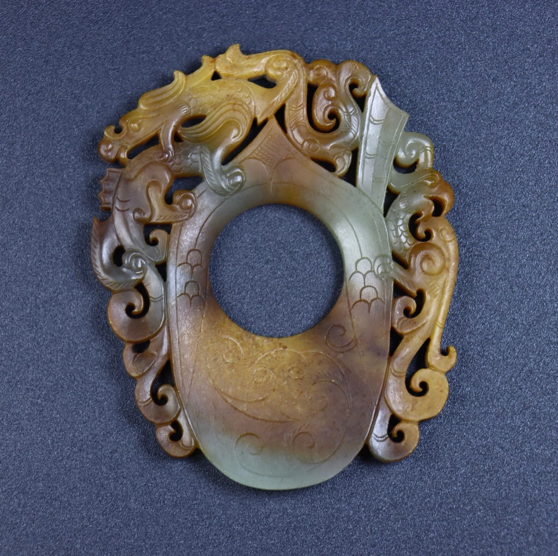 An Exquisite Seed Material Chi-Dragon Pattern Pendant - 9