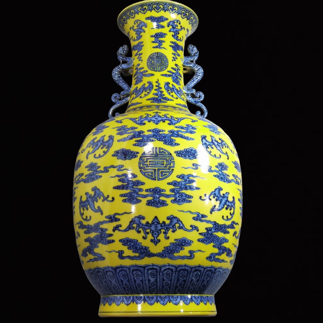A Huge Blue and White Yellow Ground Bats and Peach Pattern Double-Ears Vase: A Huge Blue and White Yellow Ground Bats and Peach Pattern Double-Ears Vase,Qing Dynasty,China,Qianlong Six-Character Mark,Size:27.8inx15in 青花黄地福寿纹