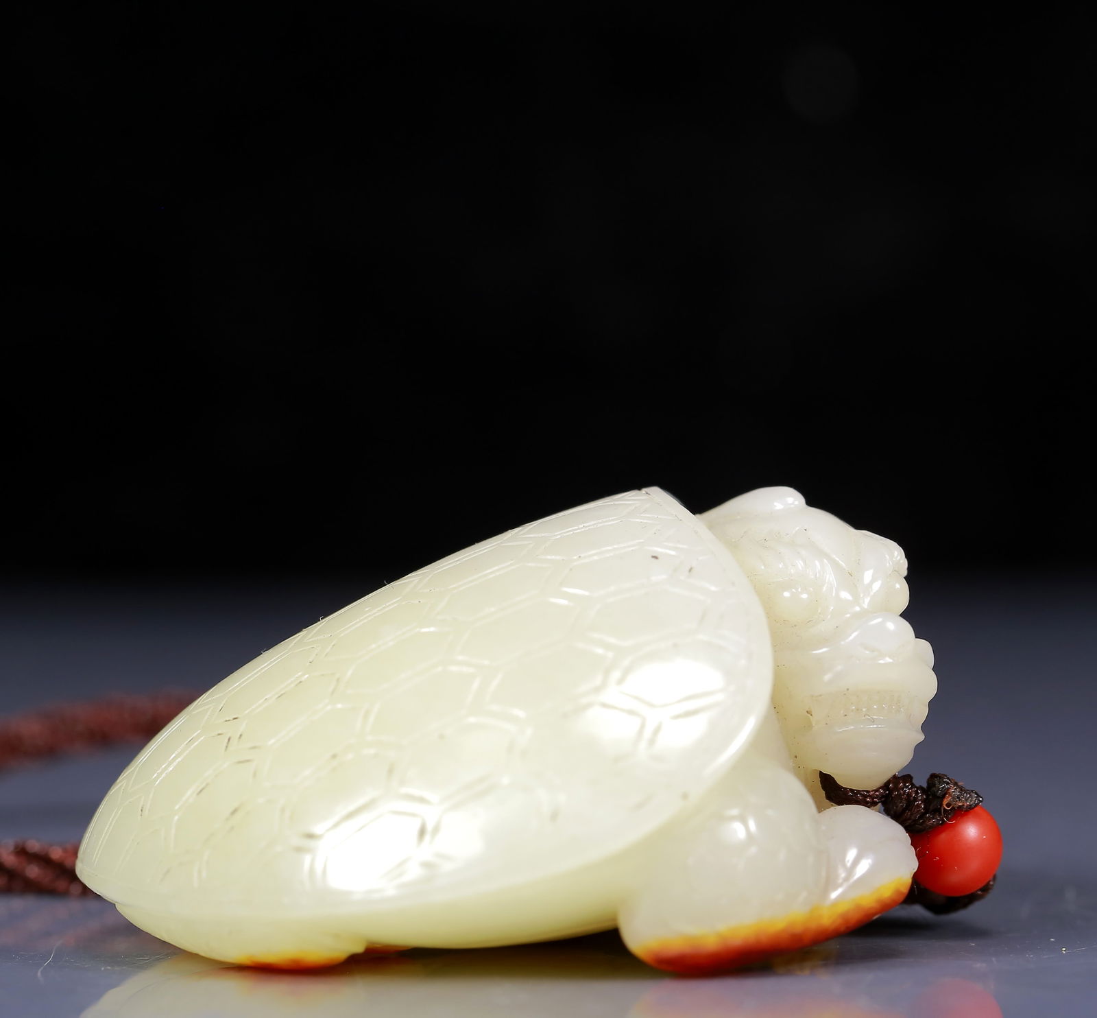 An Exquisite White Jade Dragon Turtle Pattern Pendant - 2