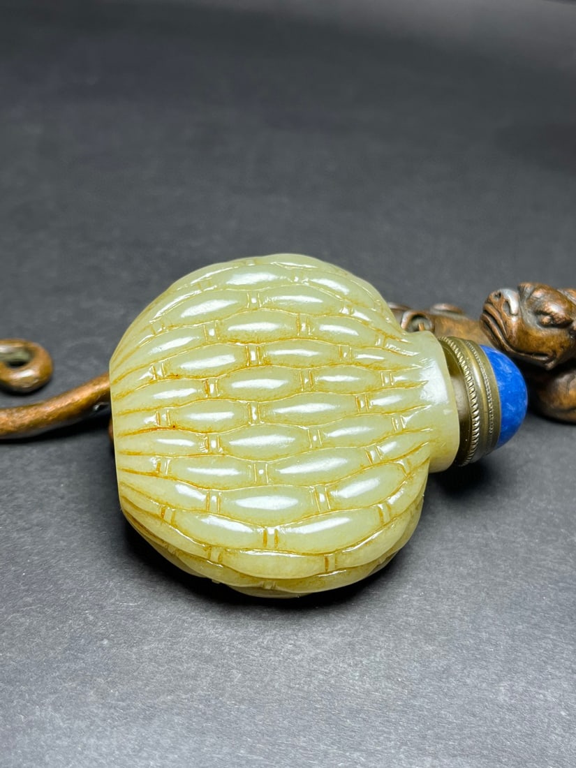 An Exquisite White Jade Snuff Bottle - 6