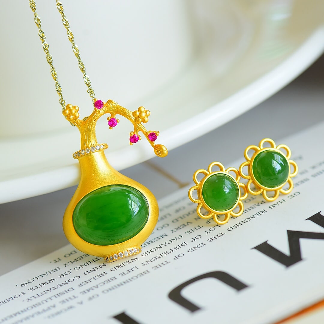 A Set of Fine Sterling Silver-Gold Plated Inlaid Jasper Jewelrys,Inlaid Diamond: A Set of Fine Sterling Silver-Gold Plated Inlaid Jasper Jewelrys,Inlaid Diamond 一套纯银镀金镶碧玉首饰,嵌钻石